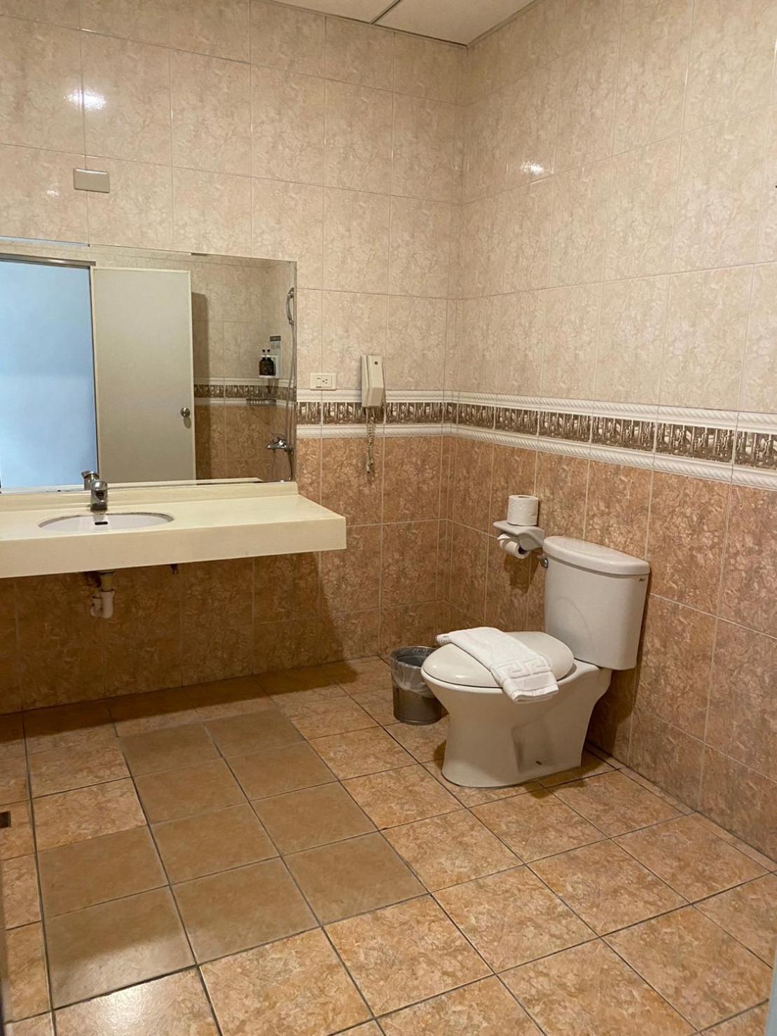 טאיצ'ונג Yuai Fu Hao Hotel מראה חיצוני תמונה